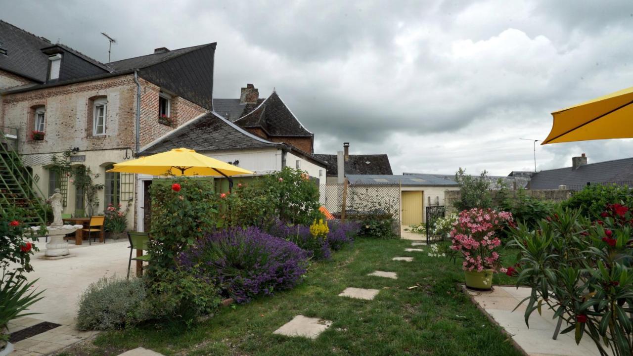 Chambres&Table d'hôtes Au Chapitre Rozoy-sur-Serre Exterior foto